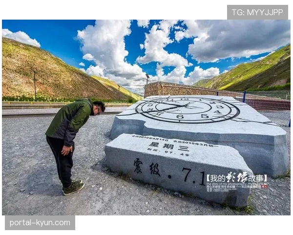 加克波进球后指向天空，纪念去世的亲人