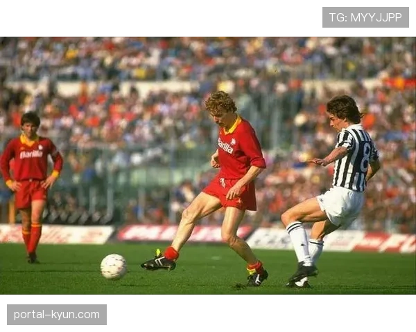 莱万未来引猜测，波兰传奇博涅克劝其加盟尤文图斯